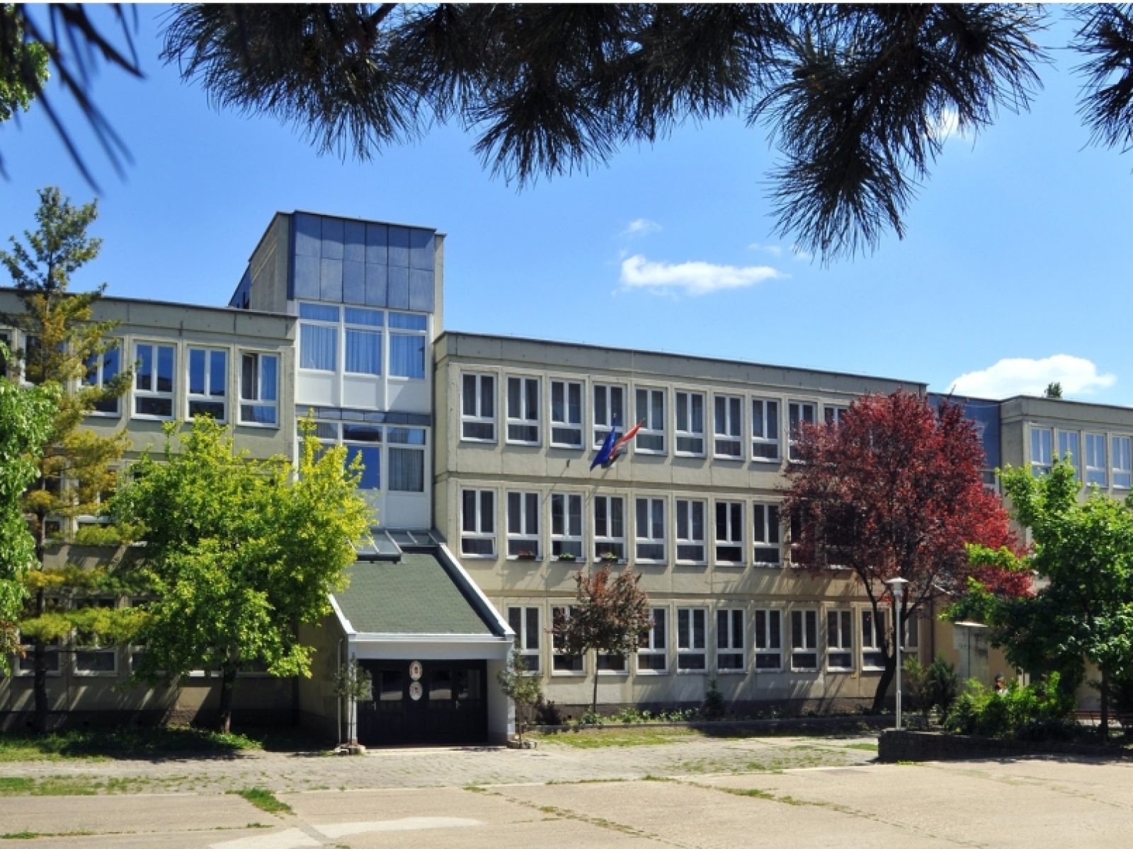 A testvériskoláról