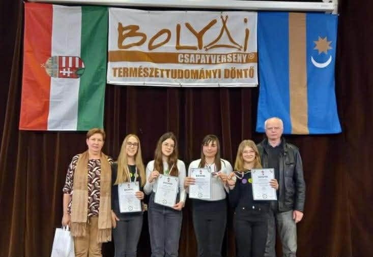 Országos 2.helyezett lett iskolánk csapata a Bolyai Természettudományos csapatversenyen!