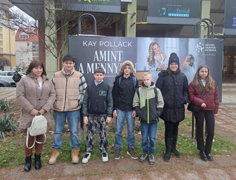 Színházi előadás -VUK