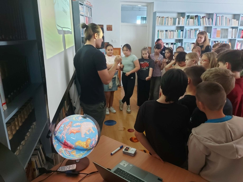 Ismerkedés az univerzum rejtelmeivel (4.a, 4.b)
