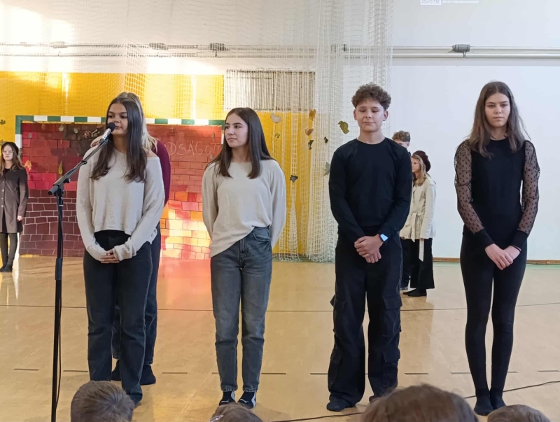 1956. október 23 -ra emlékeztünk